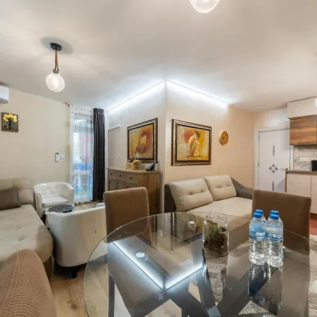 Elegant 2br | 5 Min Walk To Sea Garden Lägenhet
