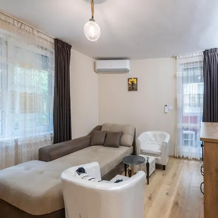 Elegant 2br | 5 Min Walk To Sea Garden Varna