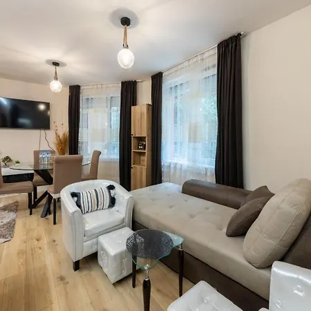 Elegant 2br | 5 Min Walk To Sea Garden *