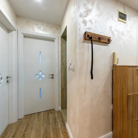 Elegant 2br | 5 Min Walk To Sea Garden Varna